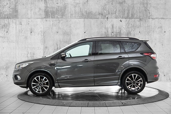 Ford Kuga 2 of 26