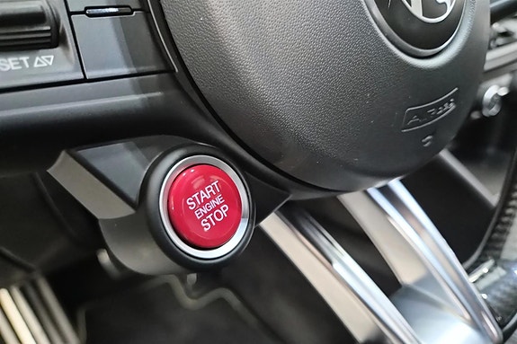 Alfa Romeo Giulia Quadrifoglio 22 of 30