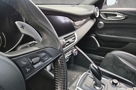 Alfa Romeo Giulia Quadrifoglio 20 of 30