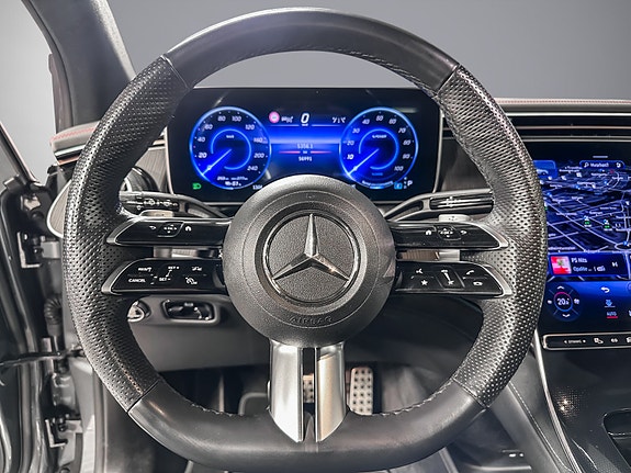 Mercedes-Benz EQE350 16 of 30