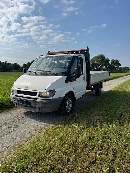 Ford Transit 350L Van 15 of 23