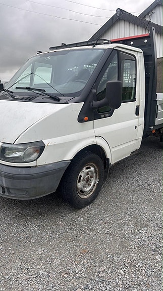 Ford Transit 350L Van 3 of 23