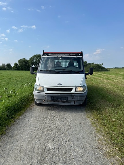 Ford Transit 350L Van 14 of 23