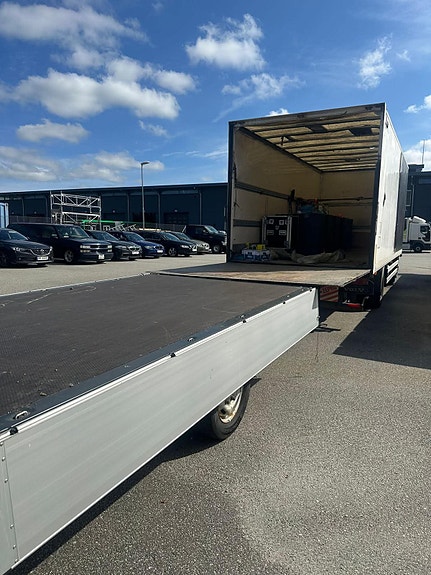 Ford Transit 350L Van 9 of 23