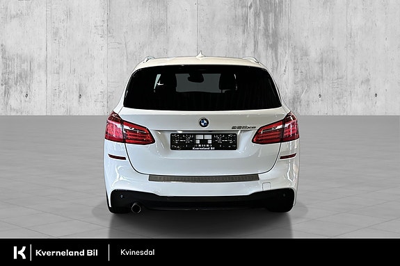 BMW 225xe 9 of 29