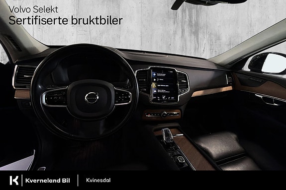 Volvo XC90 14 of 29
