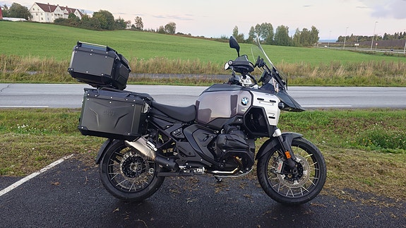 BMW R 1300 GS Adventure 2 of 15
