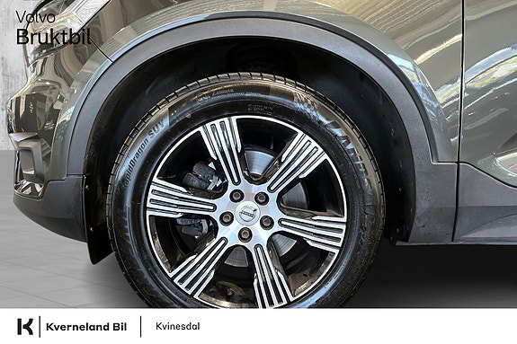 Volvo XC40 12 of 28