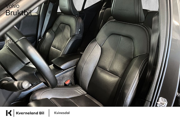 Volvo XC40 18 of 28