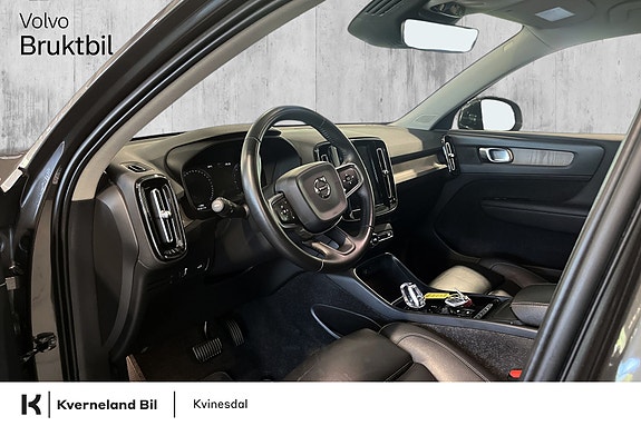 Volvo XC40 14 of 28