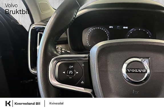 Volvo XC40 16 of 28