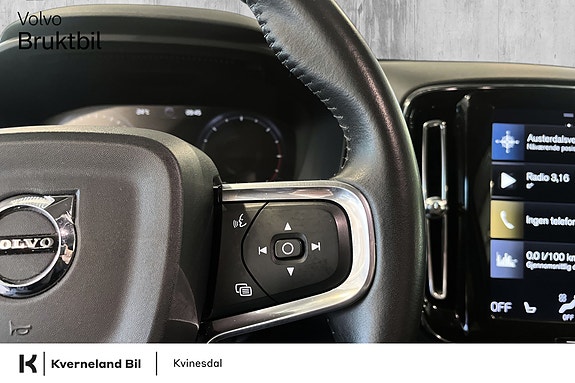 Volvo XC40 17 of 28
