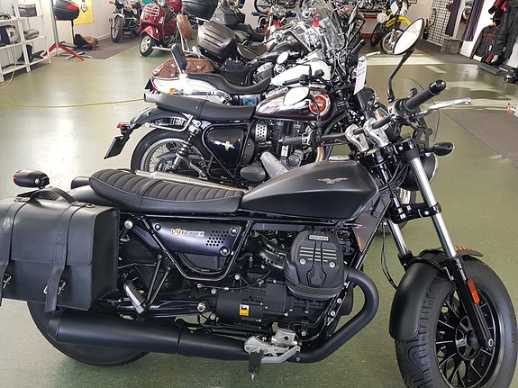 Moto Guzzi V9 Bobber 6 of 6