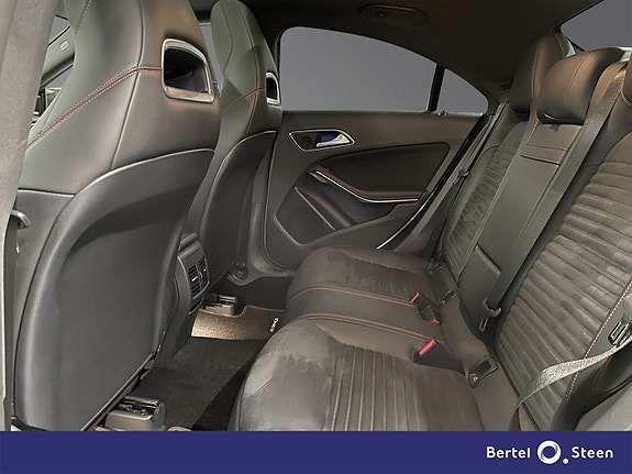 Mercedes-Benz CLA180 10 of 23