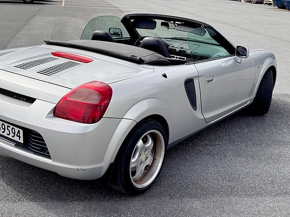 Toyota MR2 12 of 21