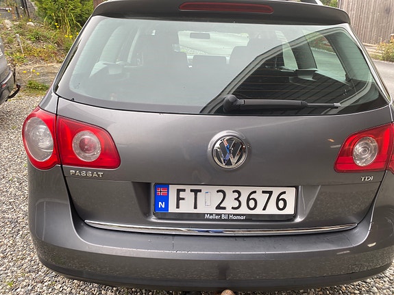 Volkswagen Passat 6 of 14