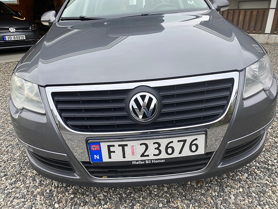 Volkswagen Passat 3 of 14