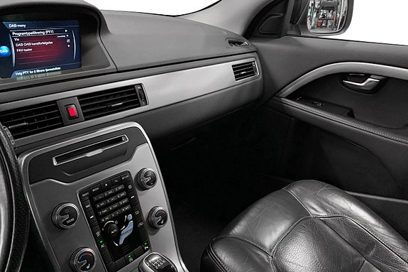Volvo XC70 10 of 15