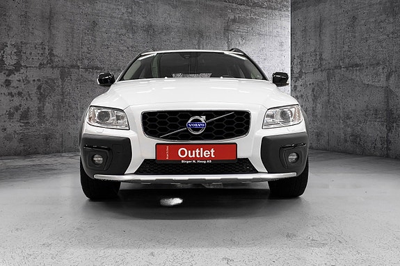 Volvo XC70 2 of 15