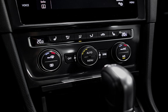 Volkswagen Golf VII 20 of 23