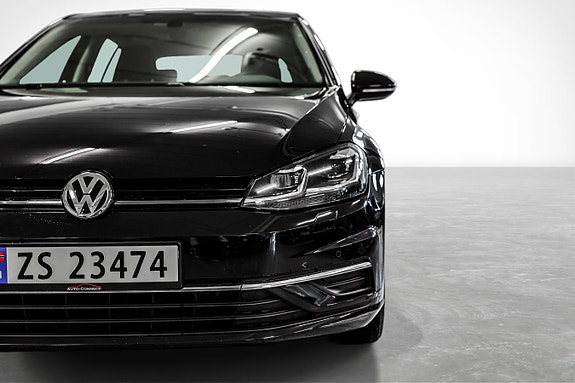 Volkswagen Golf VII 2 of 23