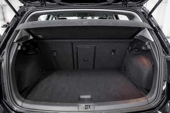 Volkswagen Golf VII 23 of 23