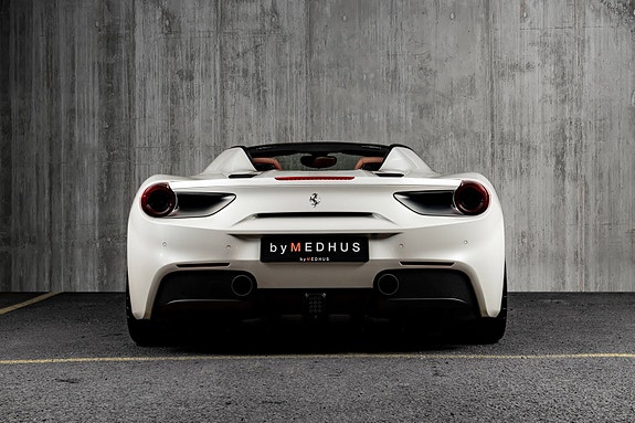 Ferrari 488 Spider 14 of 30