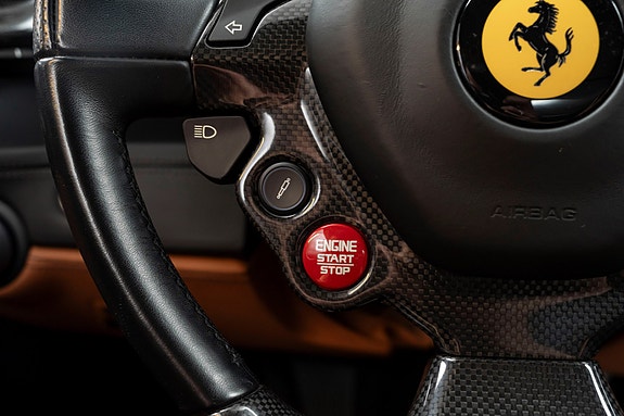 Ferrari 488 Spider 28 of 30