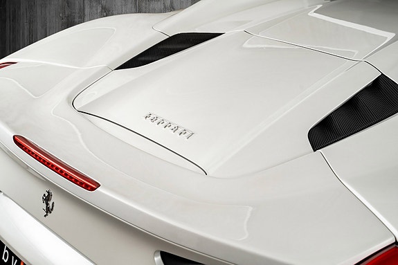 Ferrari 488 Spider 20 of 30