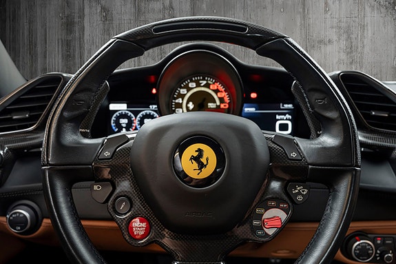 Ferrari 488 Spider 27 of 30
