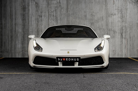 Ferrari 488 Spider 6 of 30