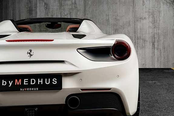 Ferrari 488 Spider 15 of 30
