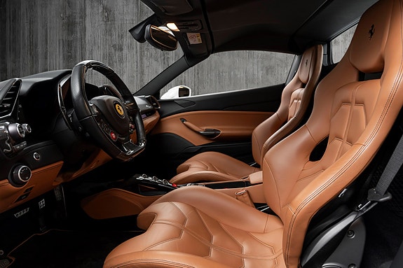 Ferrari 488 Spider 25 of 30