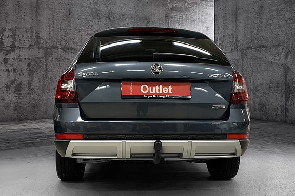 Skoda Octavia Scout 7 of 14