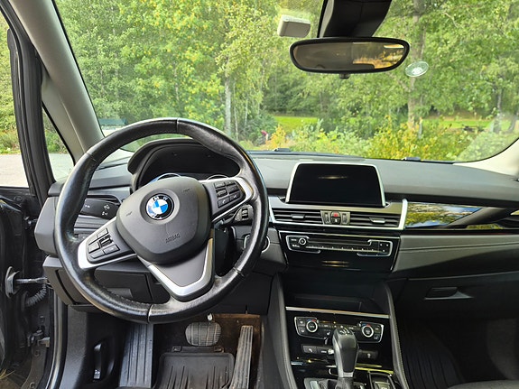 BMW 225xe 10 of 18