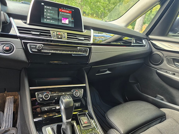 BMW 225xe 12 of 18