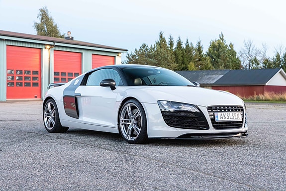 Audi R8 6 of 30