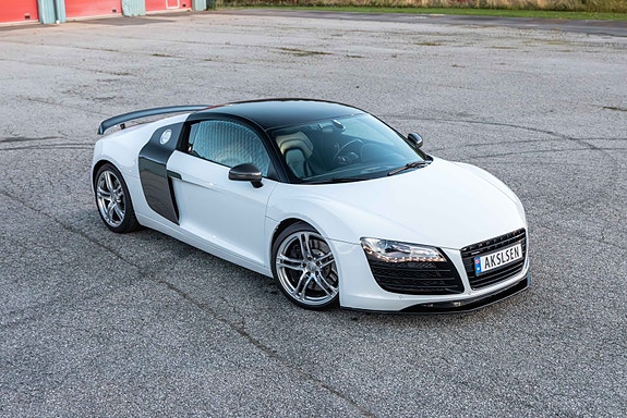 Audi R8 2 of 30