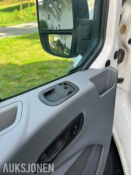 Ford Transit 9 of 30