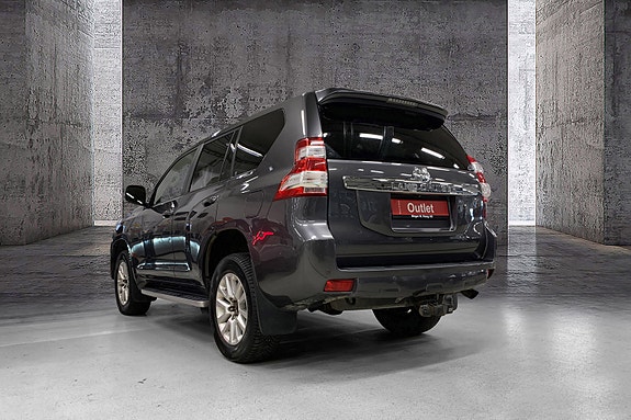 Toyota Land Cruiser 4 of 15