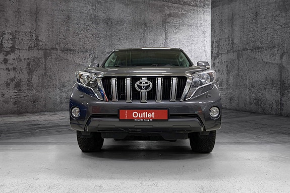 Toyota Land Cruiser 2 of 15