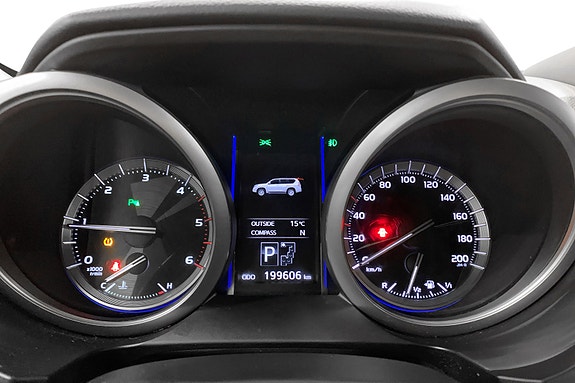 Toyota Land Cruiser 9 of 15