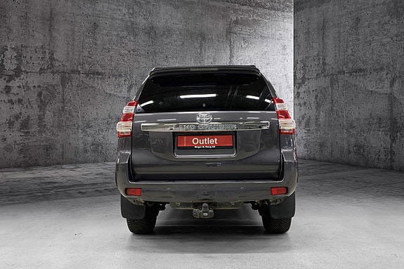 Toyota Land Cruiser 3 of 15