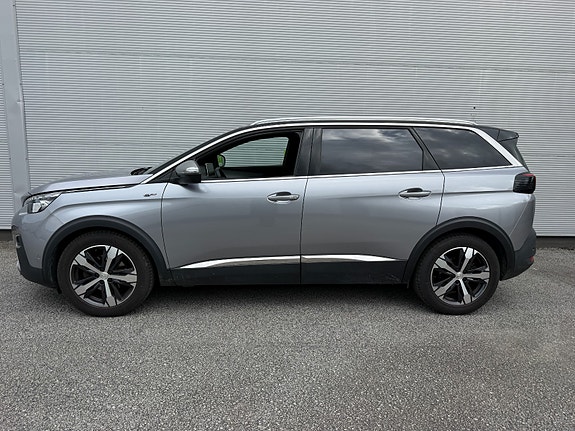 Peugeot 5008 2 of 30