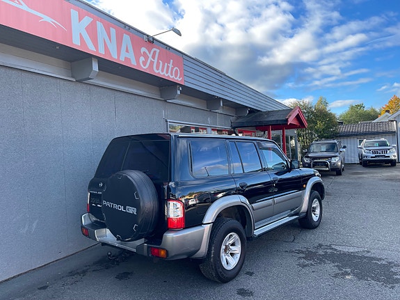 Nissan Patrol 4 of 30