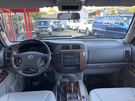 Nissan Patrol 10 of 30