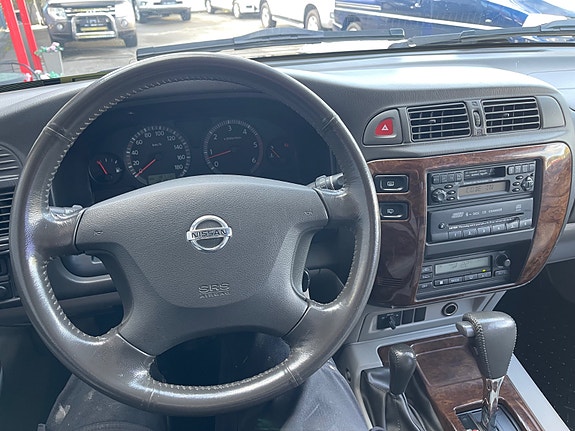 Nissan Patrol 11 of 30