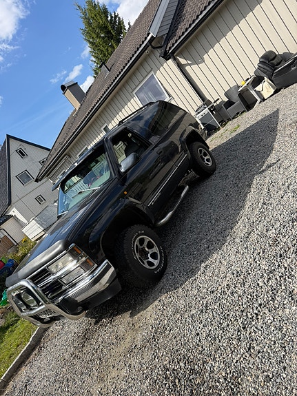 Chevrolet Tahoe 6 of 12