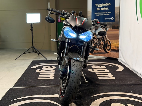 Triumph Speed Triple 1050 9 of 25