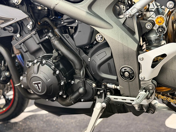 Triumph Speed Triple 1050 16 of 25
